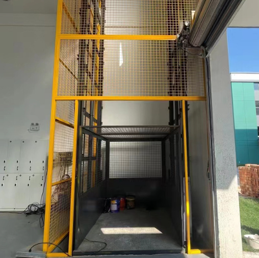 武汉导轨式升降机助力物流园破解运输难题